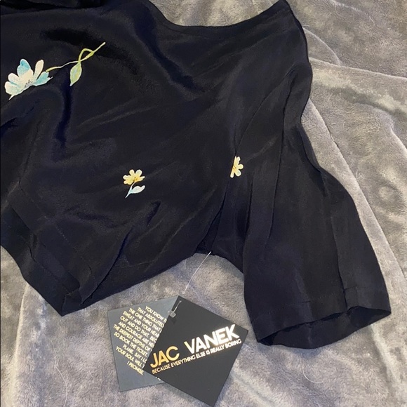 Jac Vanek floral crop top - Picture 3 of 3